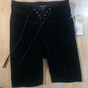 Year of ours Biker short medium